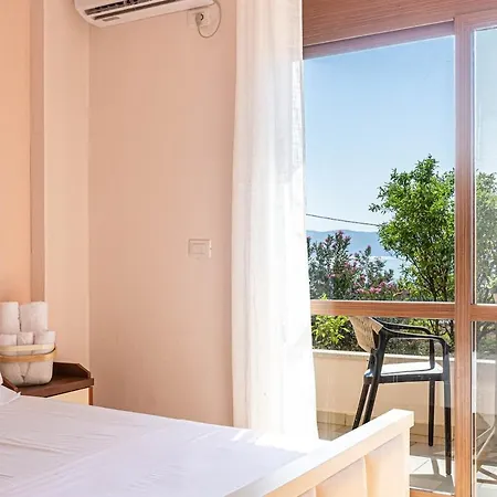 Radhima Res 2 - Double Room, Sea View